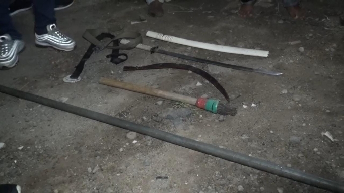 Barang bukti senjata tajam yang diamankan dari 6 remaja. (Foto: PMJ/Ist).