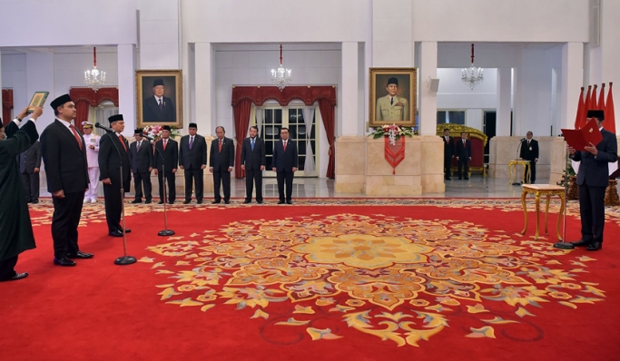 Presiden Jokowi melantik Dito Ariotedjo sebagai Menteri Pemuda dan Olahraga dan Komjen Rycko Amelza Dahniel sebagai Kepala BNPT. (Foto: PMJ News/BPMI Setpres)