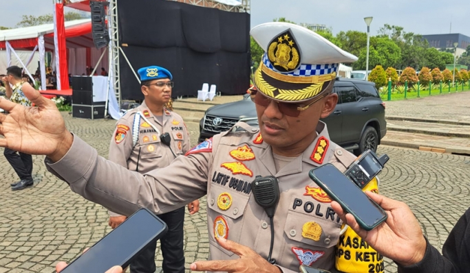 Dirlantas Polda Metro Jaya, Kombes Pol Latif Usman saat memberikan keterangan pers. (Foto: PMJ News/Fajar)