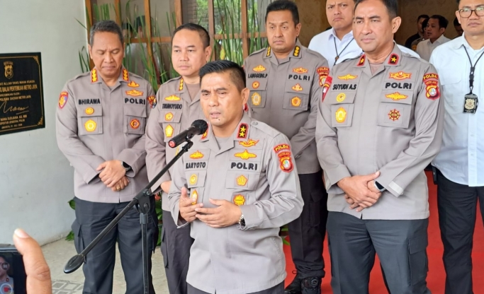Kapolda Metro Jaya Irjen Pol Karyoto saat memberikan keterangan pers. (Foto: PMJ News/Fajar)