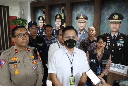 Kasat Reskrim Polresta Bandara Soetta Kompol Reza Fahlevi dan jajarannya. (Foto: PMJ News)