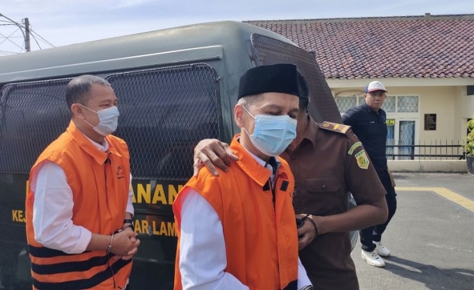 Terdakwa Karomani hadir di PN Tanjungkarang, Bandarlampung untuk menjalani sidang kasus suap Unila. (Foto: PMJ News/Twitter @InfoGueID)