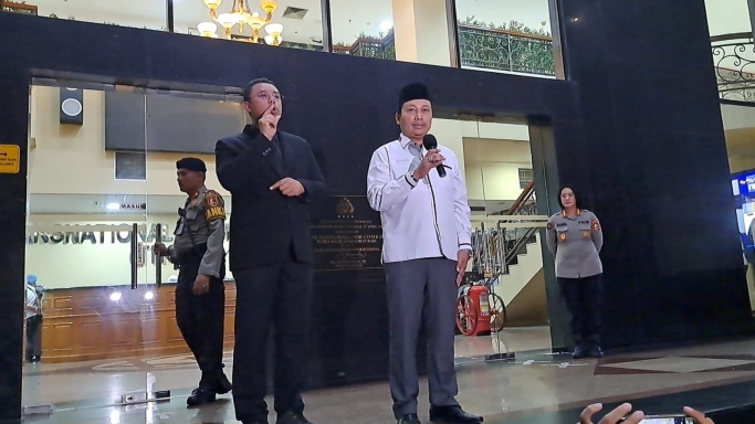 Anggota Kompolnas Yusuf Warsyim beri keterangan. (Foto: PMJ/Fajar).