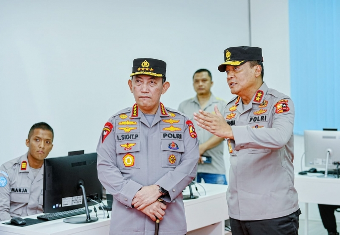 Kapolri Jenderal Listyo Sigit Prabowo beserta jajarannya. (Foto: PMJ News)