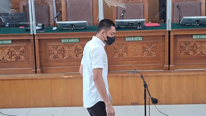 Terdakwa Mario Dandy Satriyo menjalani sidang perdana di PN Jakarta Selatan. (Foto: PMJ News/Fajar)