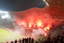 Pendukung Timnas dilarang bawa flare ke dalam stadion. (Foto: Istimewa)