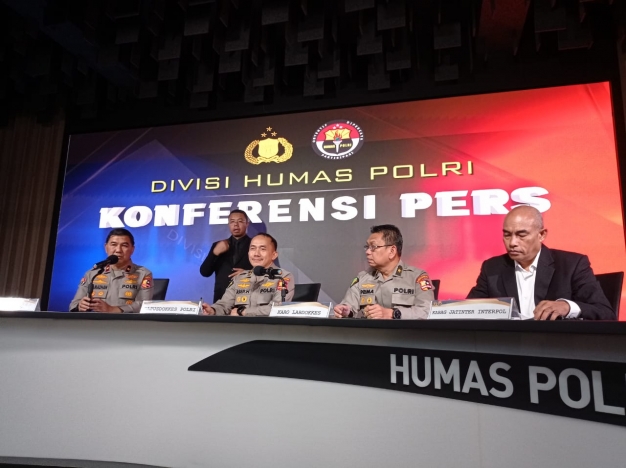 Karo Penmas Divisi Humas Polri Brigjen Pol Ahmad Ramadhan dan jajarannya. (Foto: Dok PMJ News)