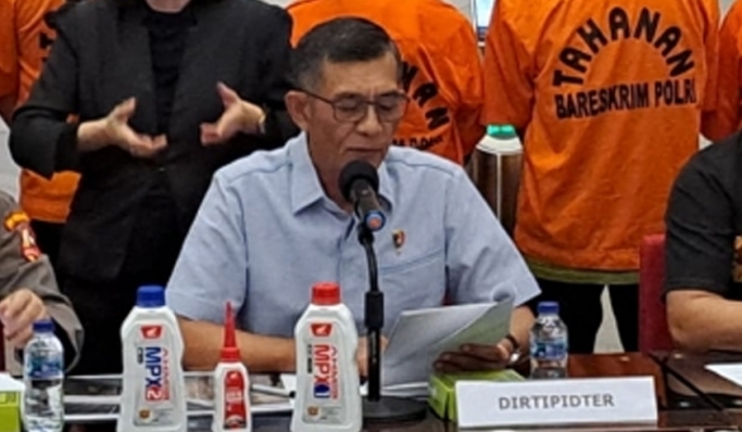 Dirtipidter Bareskrim Polri Brigjen Pol Hersadwi Rusdiyono beserta jajarannya. (Foto: PMJ News/Fajar)