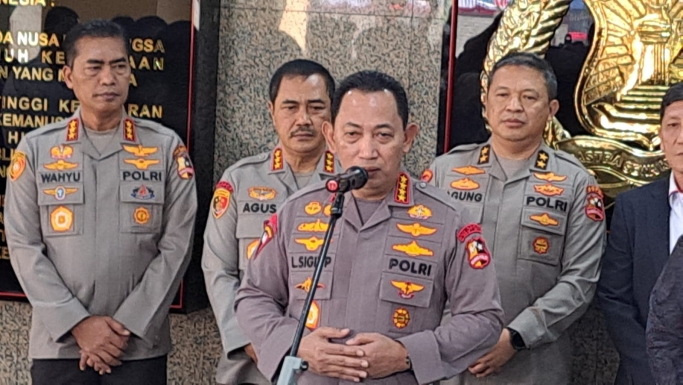 Kapolri Jenderal Polisi Listyo Sigit Prabowo beri keterangan. (Foto: PMJ/Fajar).