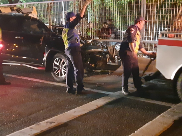 Kecelakaan Fortuner tewaskan tiga orang di jalan tol. (Foto; PMJ/Ist).