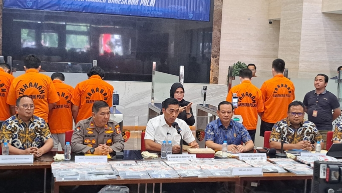 Dittipidsiber Bareskrim Polri menggelar konferensi pers kasus pendaftaran IMEI. (Foto: PMJ News/Fajar)