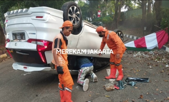 Kecelakaan lalu lintas terjadi di Jalan Gatot Subroto, Semanggi, Jakarta Pusat. (Foto: PMJ News/Instagram @merekamjakarta)
