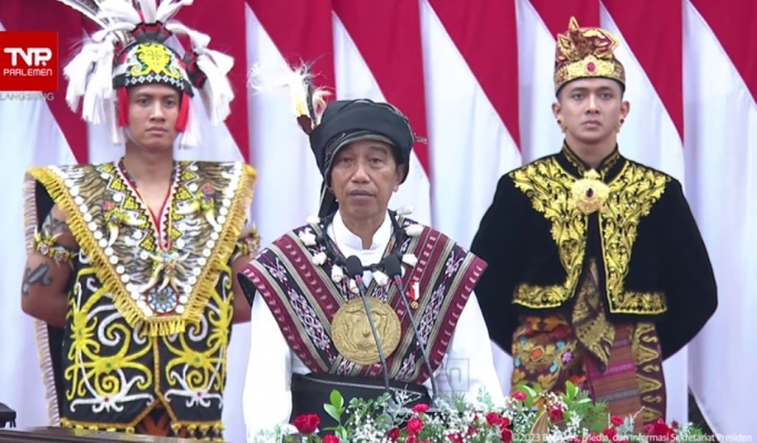 Presiden Jokowi saat menyampaikan Pidato Kenegaraan dalam Sidang Tahunan MPR dan Sidang Bersama DPR-DPD di Gedung DPR/MPR, Jakarta. (Foto: PMJ News/YouTube Setpres)