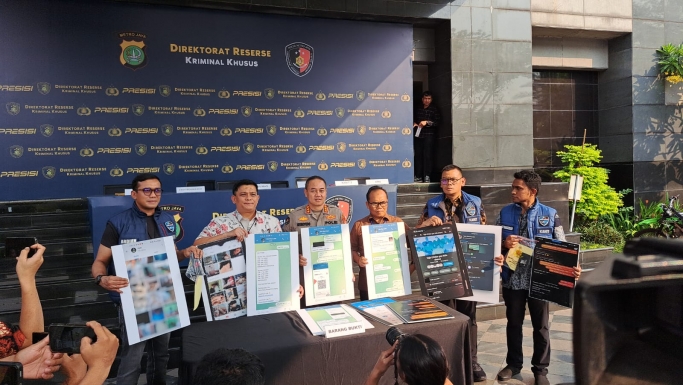 Keterangan Dirreskrimsus Polda Metro Jaya Kombes Pol Ade Safri Simanjuntak dan jajarannya. (Foto: PMj News/ Fajar).