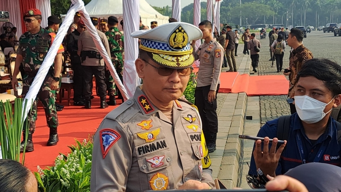 Kakorlantas Polri Irjen Pol Firman Shantyabudi beri keterangan. (Foto: PMJ/Fajar). 