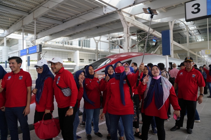 Ujicoba kereta api cepat. (Foto: PMJ News)