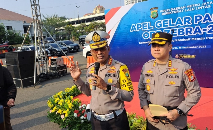 Dirlantas Polda Metro Jaya, Kombes Pol latif Usman saat memberikan keterangan pers. (Foto: PMJ News/Fajar)