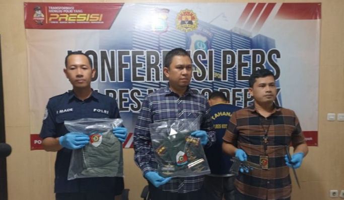 Kasat Reskrim Polres Depok, Kompol Hadi Kristanto saat konferensi pers. (Foto: PMJ News)