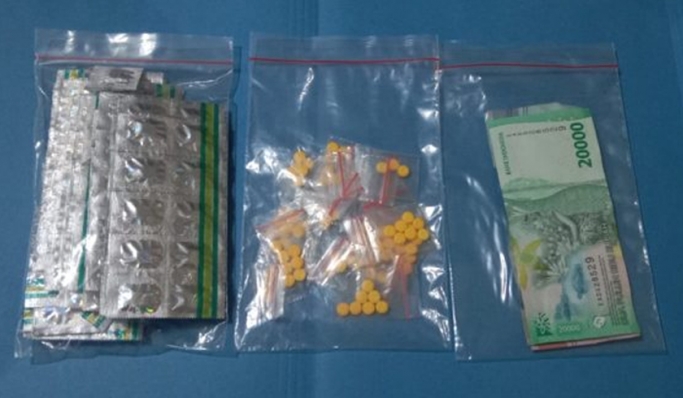 Polisi mengungkap penjualan obat-obatan terlarang daftar G ilegal di wilayah Tangerang. (Foto: PMJ News)
