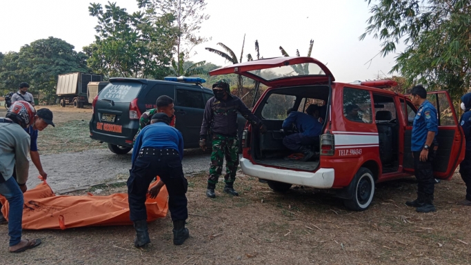 Penemuan mayat diduga korban kebakaran hutan. (Foto: PMJ/Ist).