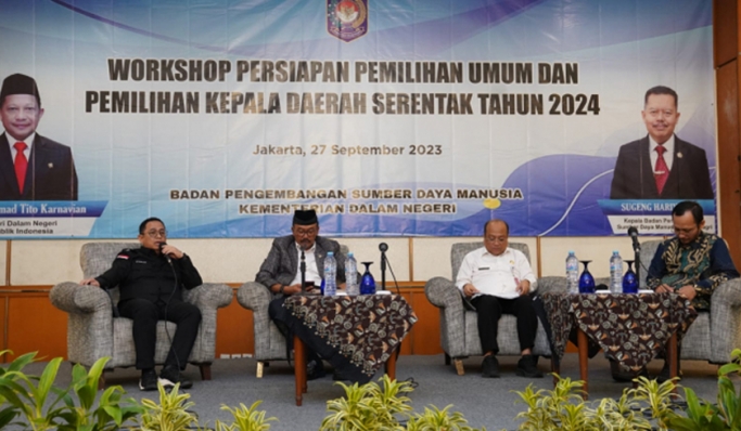 Anggota Bawaslu Puadi saat kegiatan Workshop Persiapan Pemilu dan Pilkada Serentak 2024. (Foto: PMJ News/Dok Bawaslu)