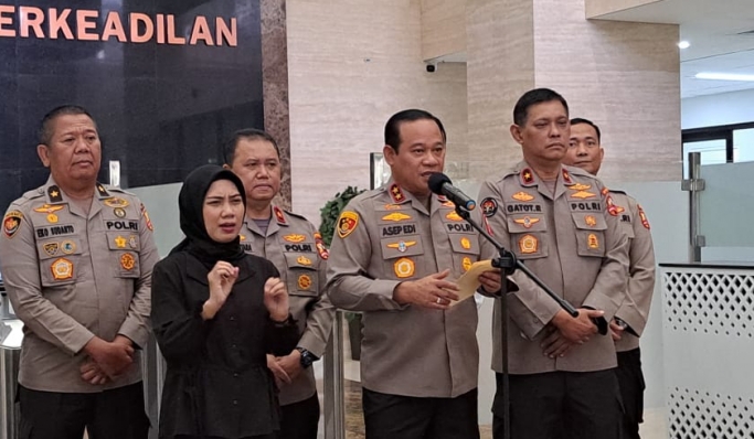 Kaops Nusantara Cooling System, Irjen Pol Asep Edi Suheri saat memberikan keterangan pers. (Foto: PMJ News/Fajar)