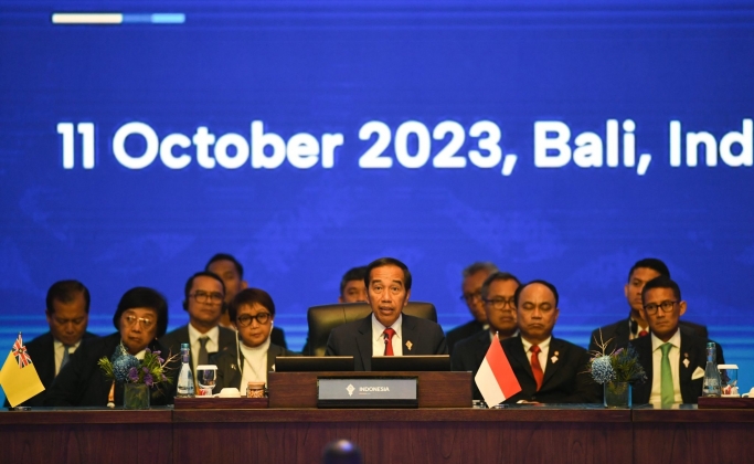 Presiden Jokowi membuka Konferensi Tingkat Tinggi (KTT) AIS Forum 2023. (Foto: PMJ News/BPMI Setpres)