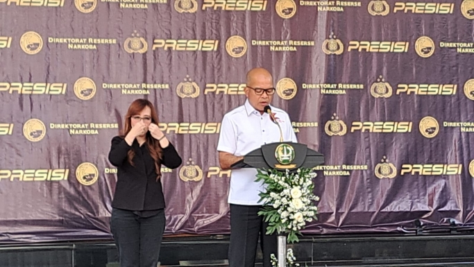 Dirresnarkoba Polda Metro Jaya, Kombes Pol Hengki saat memberikan keterangan pers. (Foto: PMJ News/Fajar)