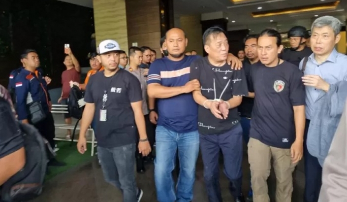 Polda Metro Jaya mengamankan seorang WN Korea, yang diduga terkait dengan tewasnya petugas Imigrasi Jakarta Barat. (Foto: PMJ News)
