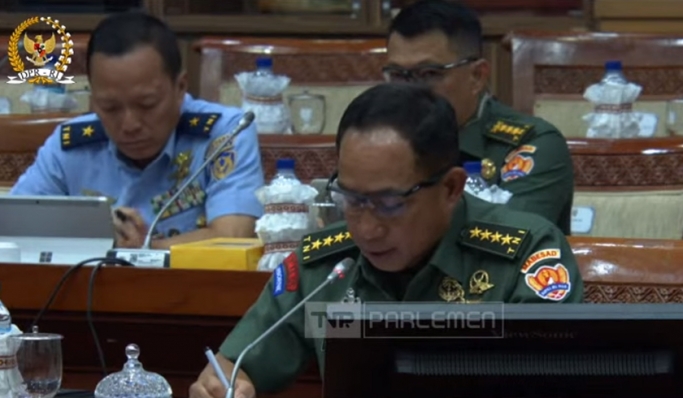 Jenderal Agus Subiyanto menjalani uji kelayakan dan kepatutan atau Fit and Proper Test calon Panglima TNI. (Foto: PMJ News/YouTube DPR RI)
