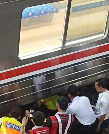 Pengguna Commuter Line Tewas Tertabrak di Stasiun Serpong Saat Bercanda. (Foto: PMJ/ Instagram net2netnews).