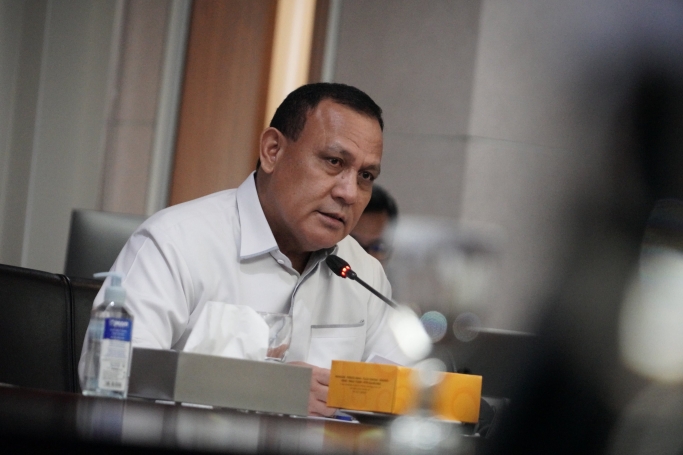 Mantan Ketua KPK Firli Bahuri resmi menjadi tersangka. (Foto: PMJ/Twitter KPK).