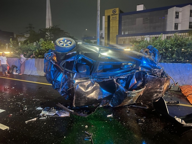 Kecelakaan beruntun di Tol Jagorawi. (Foto: PMJ).