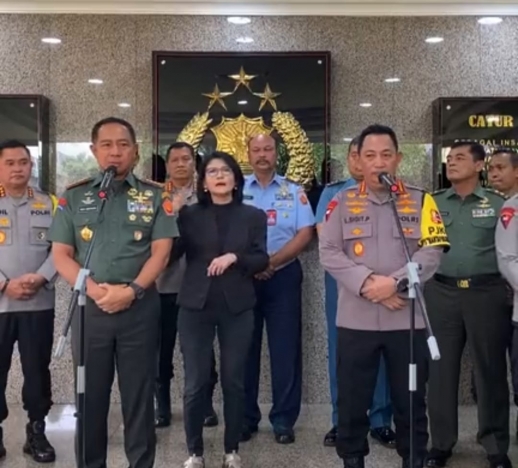 Terima Kunjungan Panglima TNI, Kapolri Sebut Perkuat Sinergitas. (Foto: PMJ/Ist).