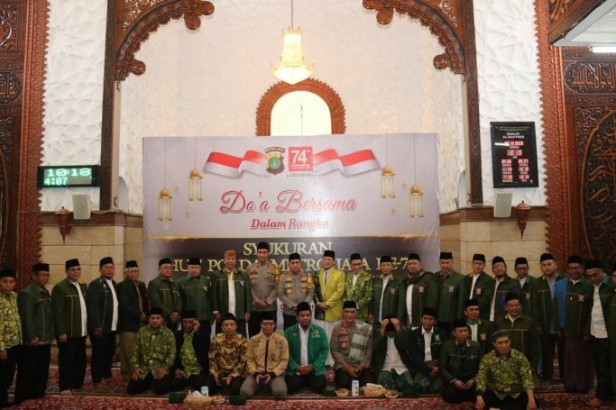 HUT Ke-74, Polda Metro Gelar Doa Bersama untuk Pemilu Damai 2024. (Foto: PMJ).