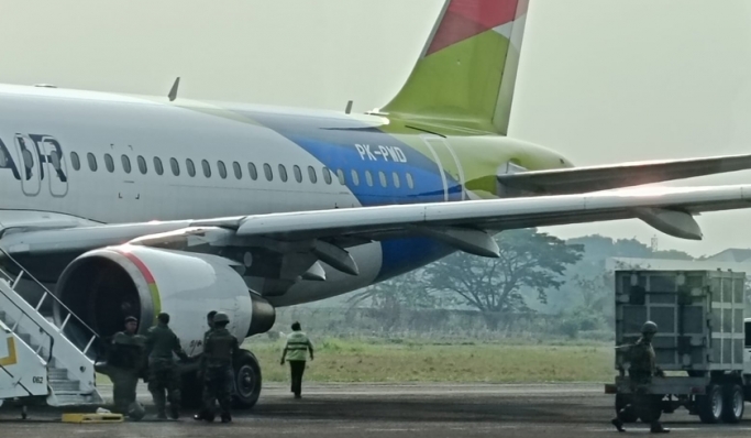 Teror bom sempat terjadi di salah satu pesawat yang tengah berada di Bandara Internasional Juanda. (Foto: PMJ News/Istimewa)