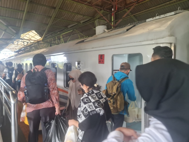 KAI umumkan masa angkutan selama natal dan tahun baru. (Foto: PMJ/Ist).