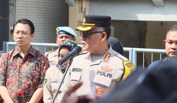 Kapolres Metro Jakarta Utara, Kombes Pol Gidion Arif Setyawan saat memberikan keterangan pers. (Foto: PMJ News)