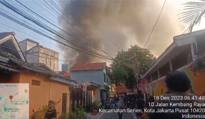 Kebakaran terjadi di permukiman padat penduduk kawasan Kwitang, Senen, Jakarta Pusat. (Foto: PMJ News)