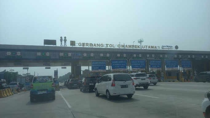 Gerbang Tol Cikampek Utama. (Foto: PMJ/Ginting). 