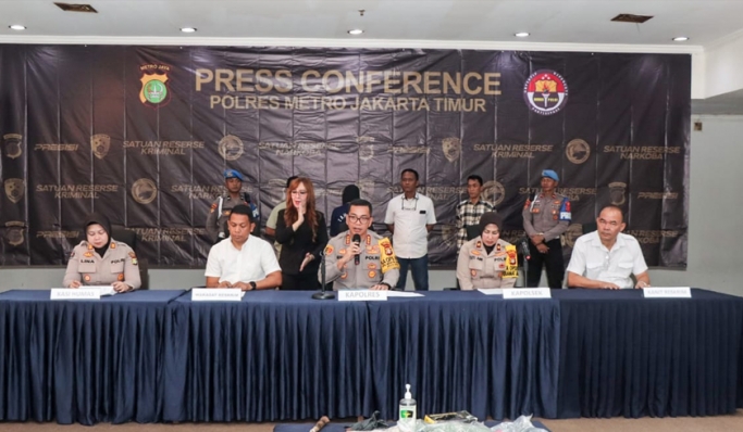 Polres Metro Jakarta Timur menggelar perkara kasus pembunuhan pedagang semangka di Pasar Kramat Jati. (Foto: PMJ News)