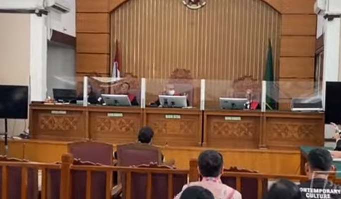 Tersangka Mahendra Dito Sampurna alias Dito Mahendra menjalani sidang perdana di PN Jakarta Selatan. (Foto: PMJ News/YouTube)