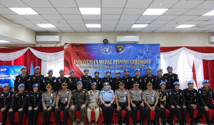 33 personel Polri yang bertugas yang bertugas sebagai misi perdamaian United Nation Missionin South Sudan (UNMISS) mendapat penghargaan. (Foto: PMJ News/Istimewa)