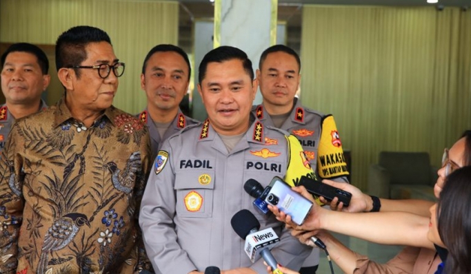 Kabaharkam Komjen Pol Fadil Imran saat memberikan keterangan pers. (Foto: PMJ News)