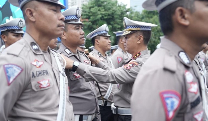 Dirgakkum Korlantas Polri, Brigjen Pol Raden Slamet Santoso memimpin apel. (Foto: PMJ News)