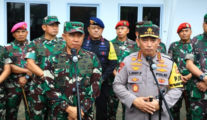 Kapolri Jenderal Listyo Sigit Prabowo bersama Panglima TNI Jenderal Agus Subiyanto pastikan keamanan Misa Akbar di GBK (Foto: PMJ News)