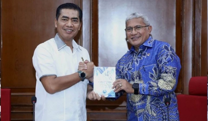 Kepala Bareskrim Polri Komjen Pol Wahyu Widada saat melakukan pertemuan dengan Kepala BNN RI Marthinus Hukom. (Foto: PMJ News)