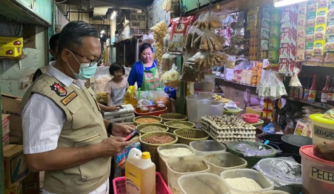 Satgas Pangan Polri melakukan pengecekan ketersediaan bahan pangan. (Foto: PMJ News)