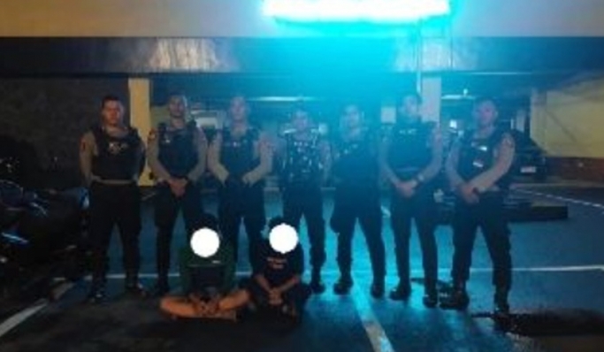 Dua remaja yang diduga pelaku begal diamankan Tim Patroli Perintis Presisi Polres Metro Bekasi Kota Jalan Cipendawa, Kota Bekasi. (Foto: PMJ News/Instagram @perintispresisi.bekasikota)