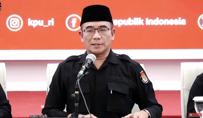Ketua KPU RI Hasyim Asy'ari dalam rapat pleno di kantor KPU, Menteng, Jakarta Pusat. (Foto: PMJ News/YouTube KPU RI)